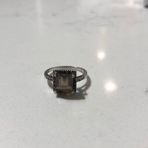 Smoky Quartz w/ Diamond Chips in White Gold 5.6